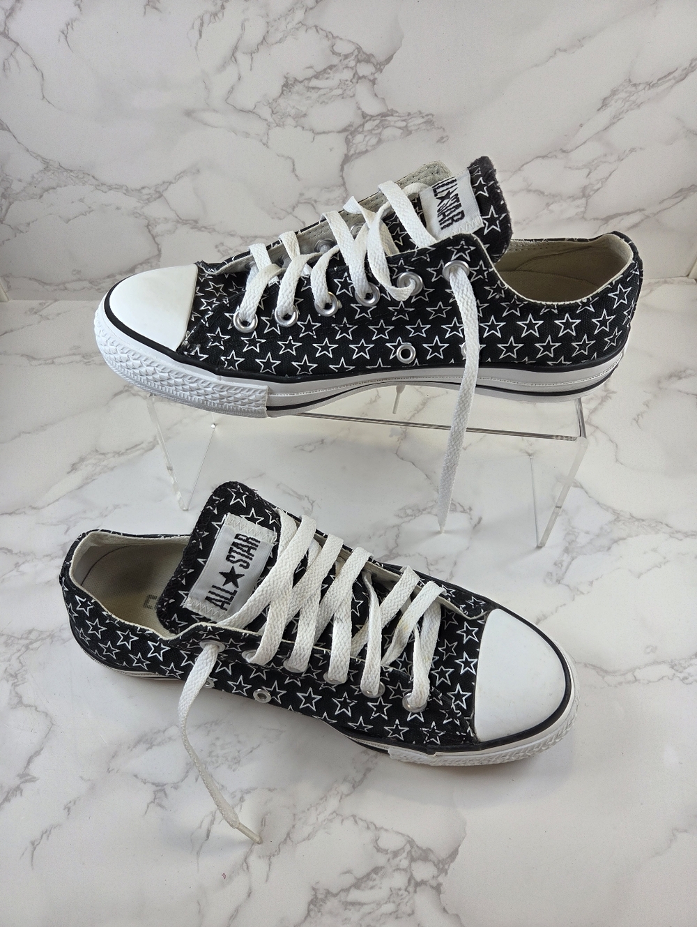 Converse Black and White Star-Print Low Top Sneakers(B12)
